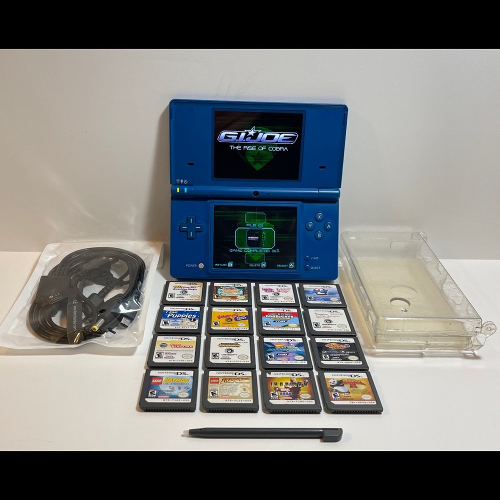 (KID'S BUNDLE) Blue Nintendo DSi W/ 17 Games & Accessories!